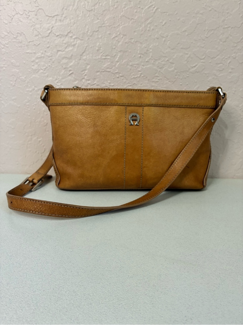 Vintage Etienne Aigner Leather Purse Golden Brown Zip close Inner Pockets 1990’s